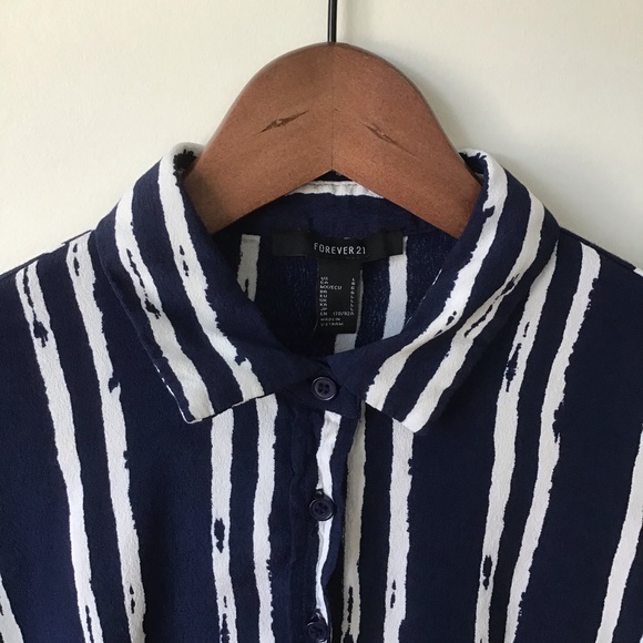 Cropped, Boxy Navy and White Button Down Shirt - Picture 3 of 3